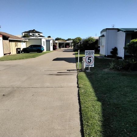 Leander Reef Holiday Park Port Denison Exterior foto