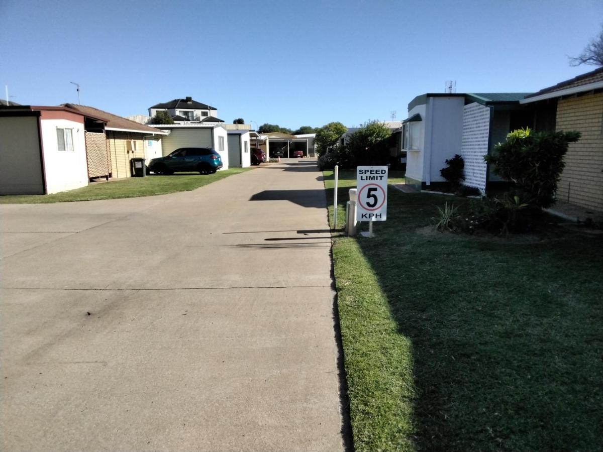 Leander Reef Holiday Park Port Denison Exterior foto